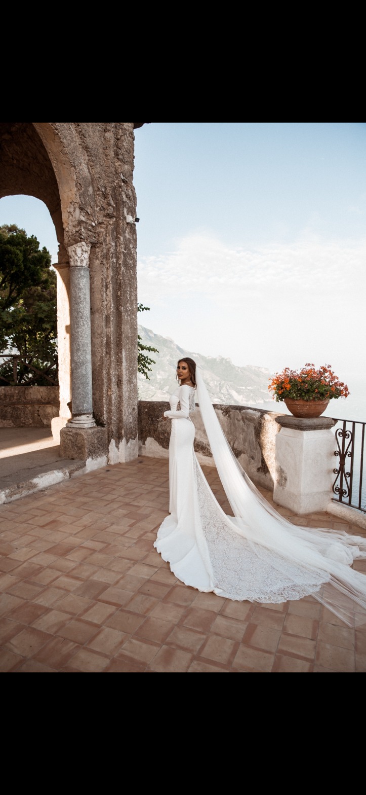 Villa Cimbrone — stone arch overlooking the Amalfi Coast